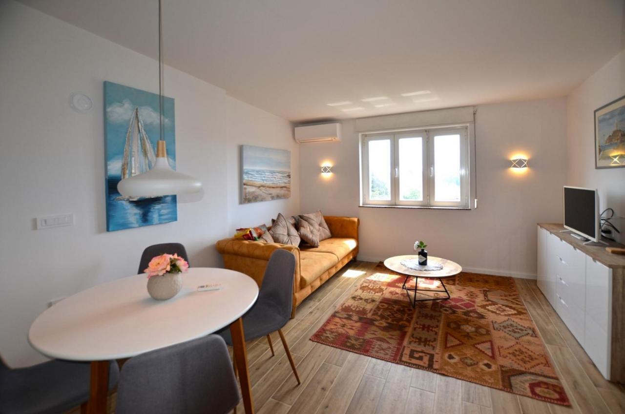 Sarah Apartment Rovinj Extérieur photo